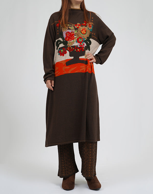 
                  
                    Load image into Gallery viewer, フラワーベース刺繍ワンピース / BEA01415WA
                  
                