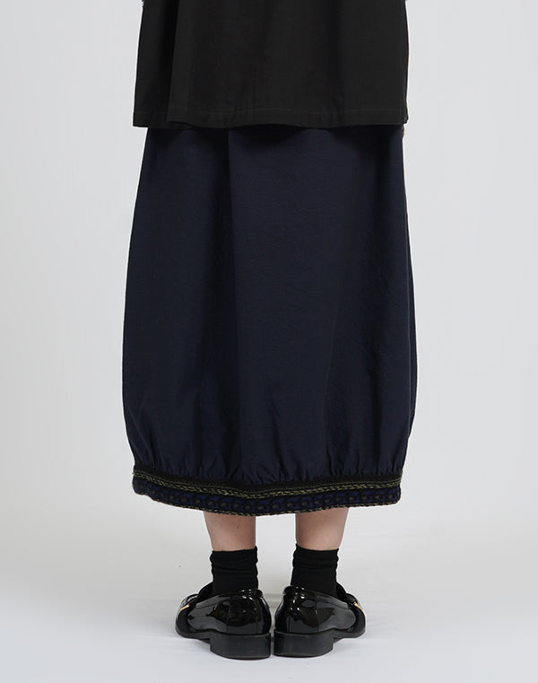 
                  
                    Load image into Gallery viewer, リバーシブルコットンバルーンスカート / BEA01496WA
                  
                