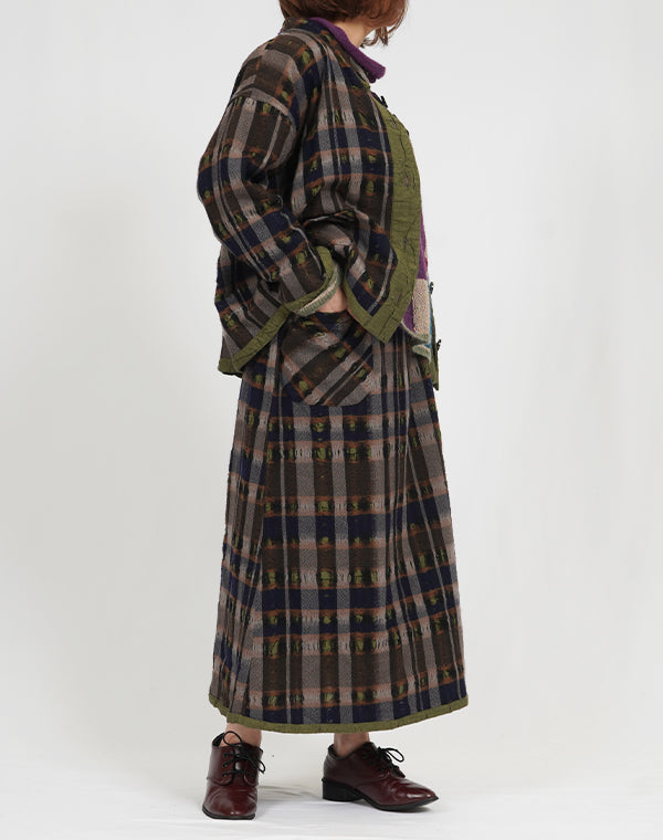 
                  
                    Load image into Gallery viewer, 穴あきチェック柄リバーシブルロングスカート / BEA07449WA
                  
                