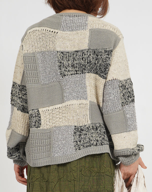 
                  
                    Load image into Gallery viewer, モザイク柄プルオーバー / BEA07421WA
                  
                