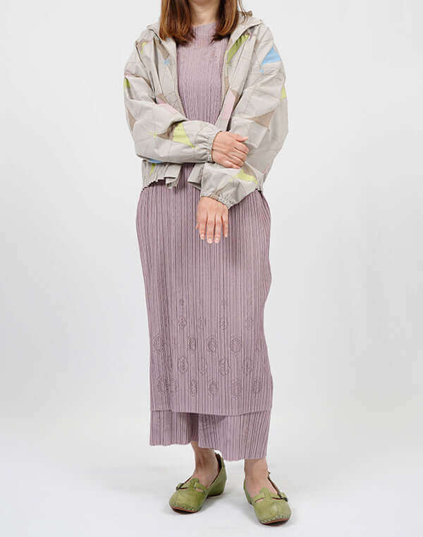 
                  
                    Load image into Gallery viewer, ハイカウントタイル柄ブルゾン / BEH01080WA
                  
                