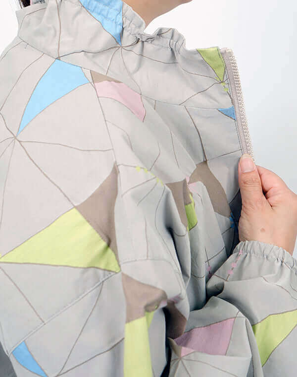 
                  
                    Load image into Gallery viewer, ハイカウントタイル柄ブルゾン / BEH01080WA
                  
                