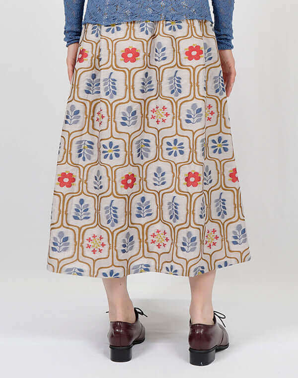 
                  
                    Load image into Gallery viewer, リーフ柄ジャカードフレアスカート / BEH01071WA
                  
                