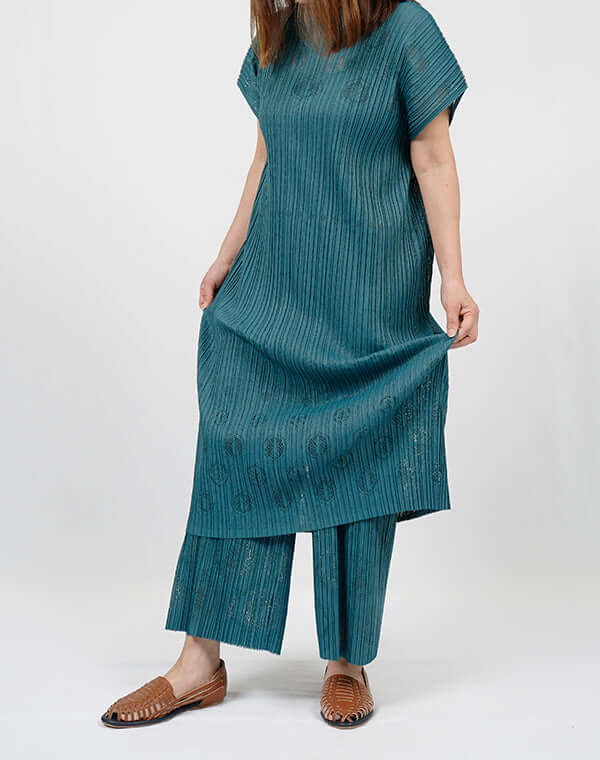 
                  
                    Load image into Gallery viewer, プリーツニットレースフレンチスリーブワンピース / BEH01114WA
                  
                