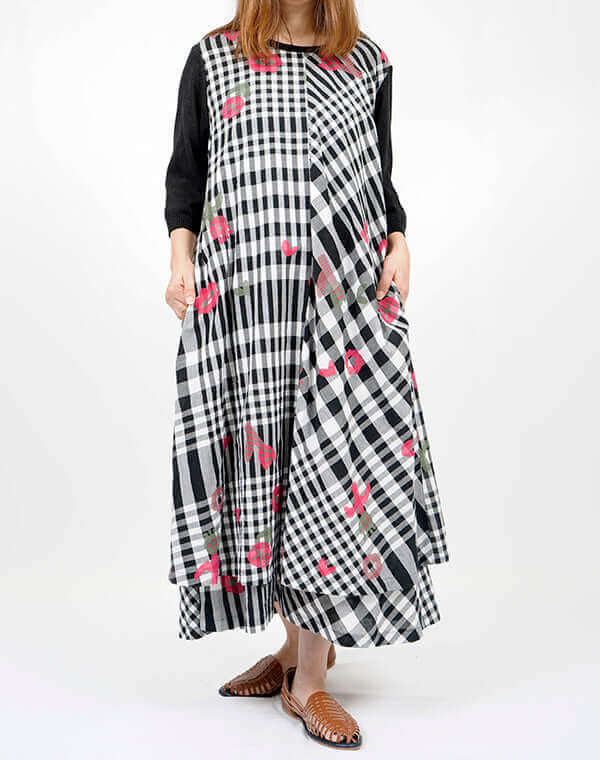 
                  
                    Load image into Gallery viewer, つぼみチェック切替ワンピース / BEH01064WA
                  
                