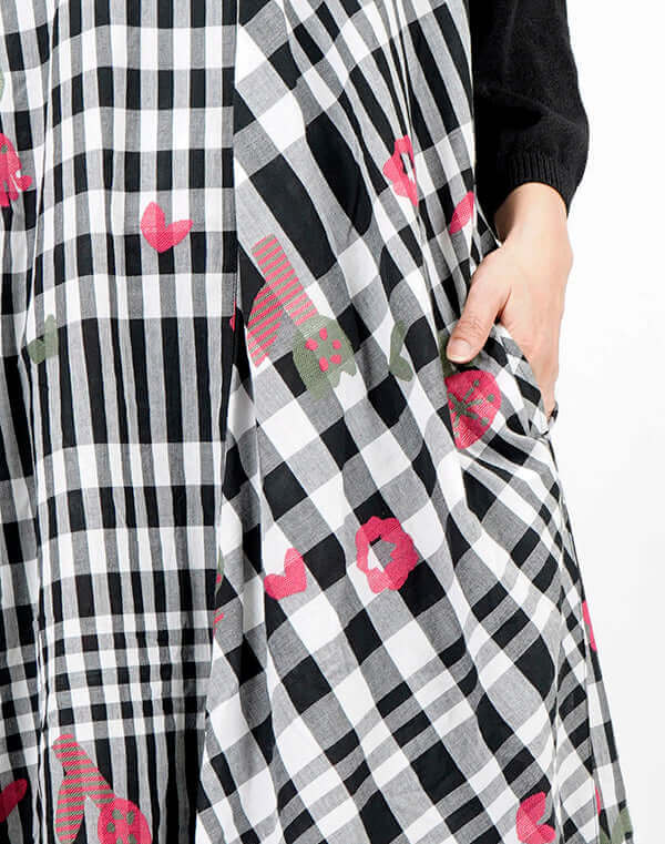 
                  
                    Load image into Gallery viewer, つぼみチェック切替ワンピース / BEH01064WA
                  
                