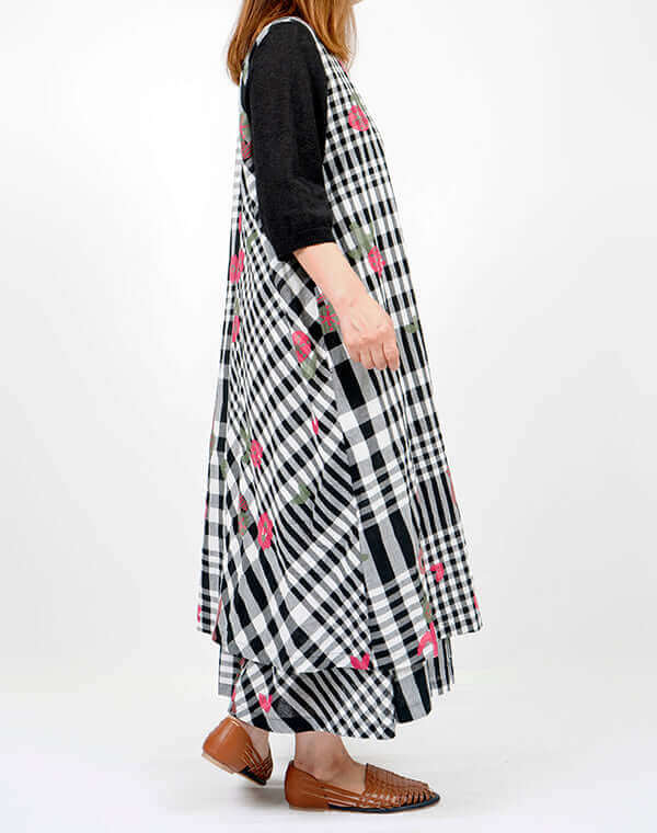 
                  
                    Load image into Gallery viewer, つぼみチェック切替ワンピース / BEH01064WA
                  
                