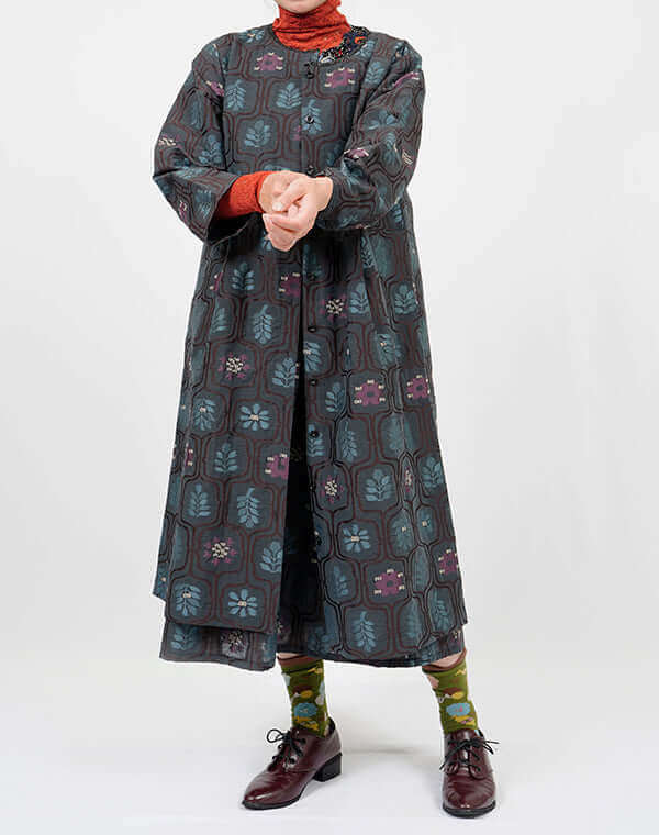 
                  
                    Load image into Gallery viewer, リーフ柄ジャカード前開きワンピース / BEH01070WA
                  
                