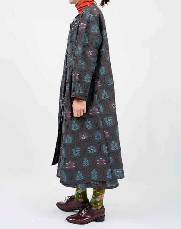 
                  
                    Load image into Gallery viewer, リーフ柄ジャカード前開きワンピース / BEH01070WA
                  
                