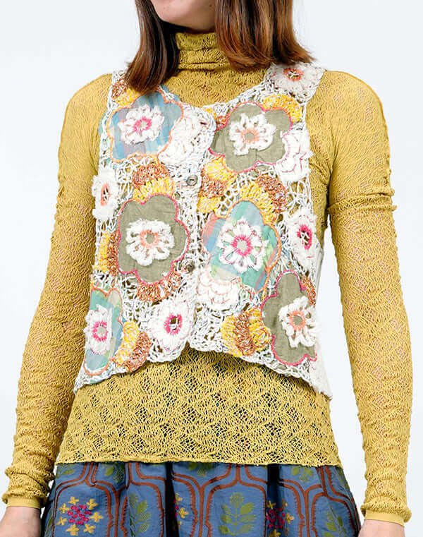 
                  
                    Load image into Gallery viewer, フラワーパッチ刺繍ベスト / BEH01047WA
                  
                