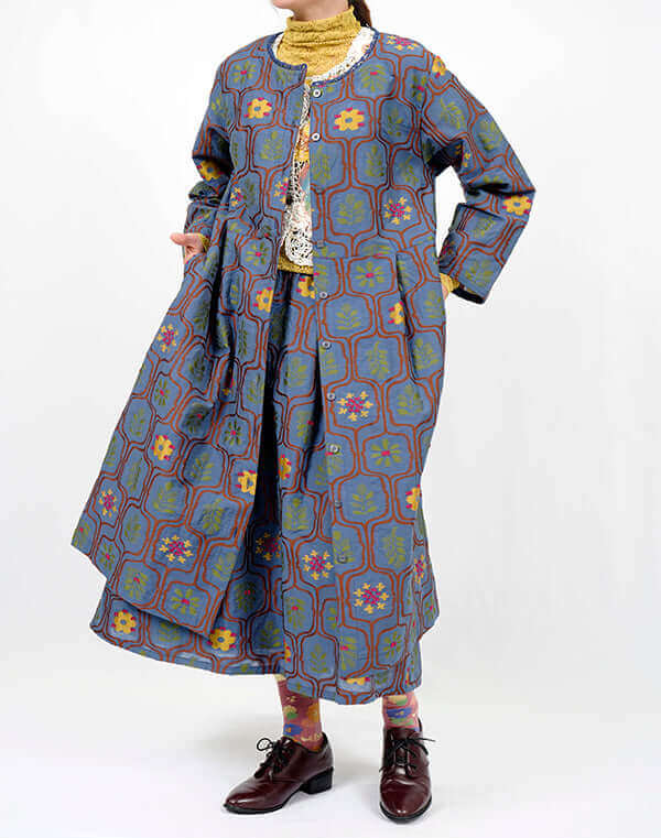 
                  
                    Load image into Gallery viewer, リーフ柄ジャカード前開きワンピース / BEH01070WA
                  
                