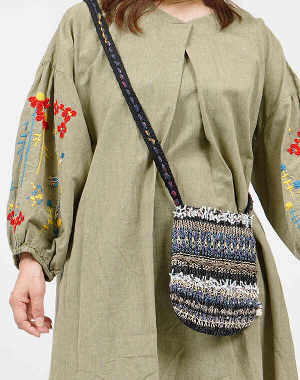 
                  
                    Load image into Gallery viewer, ウェーブレースニットポシェット / BEH01046WA
                  
                