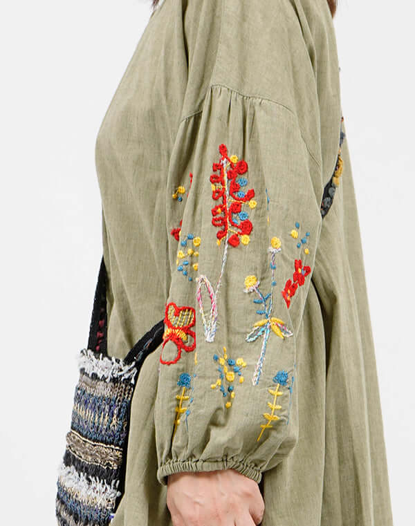 
                  
                    Load image into Gallery viewer, 綿麻シャンブレー袖刺繍ワンピース / BEH01093WA
                  
                