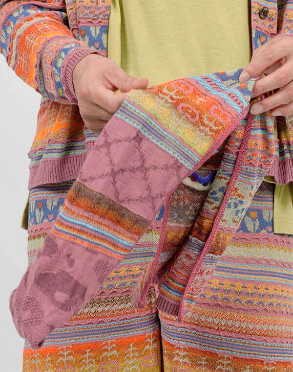 
                  
                    Load image into Gallery viewer, 花畑ジャカードニットストール / BEH01007WA
                  
                