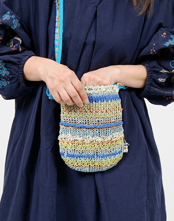 
                  
                    Load image into Gallery viewer, ウェーブレースニットポシェット / BEH01046WA
                  
                