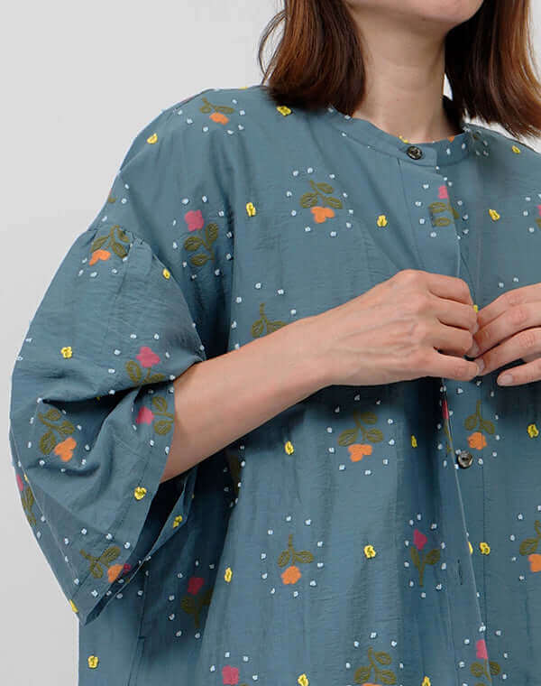 
                  
                    Load image into Gallery viewer, リズムフラワー前開きワンピース / BEH01075WA
                  
                