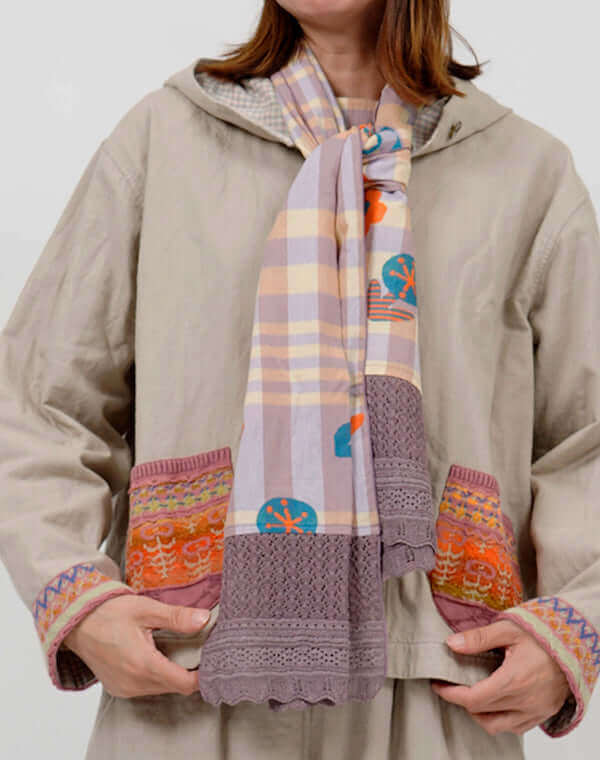 
                  
                    Load image into Gallery viewer, つぼみチェックショール / BEH01067WA
                  
                