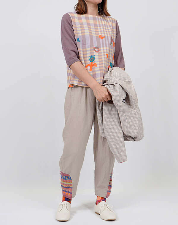 
                  
                    Load image into Gallery viewer, つぼみチェックブラウス / BEH01063WA
                  
                