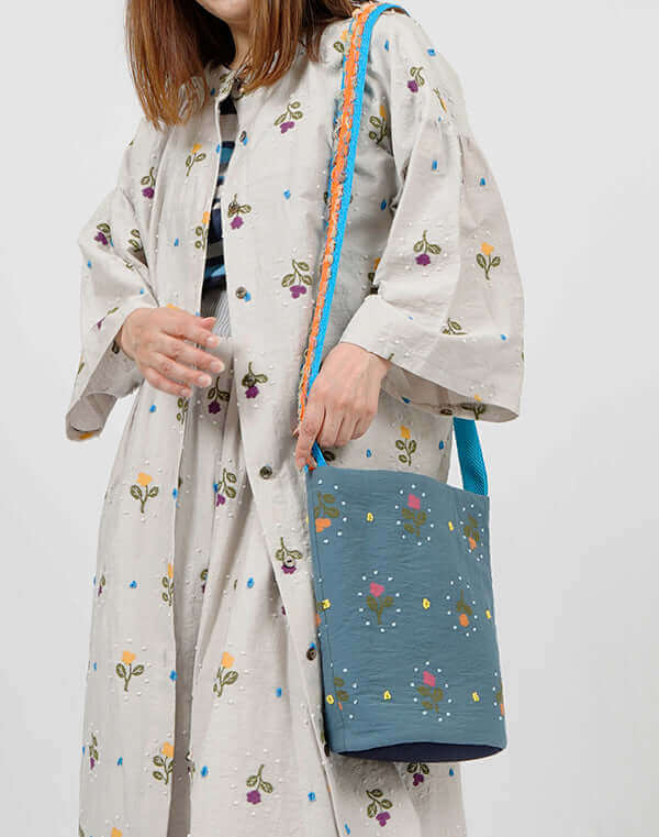 
                  
                    Load image into Gallery viewer, リズムフラワーバケツバッグ / BEH01078WA
                  
                