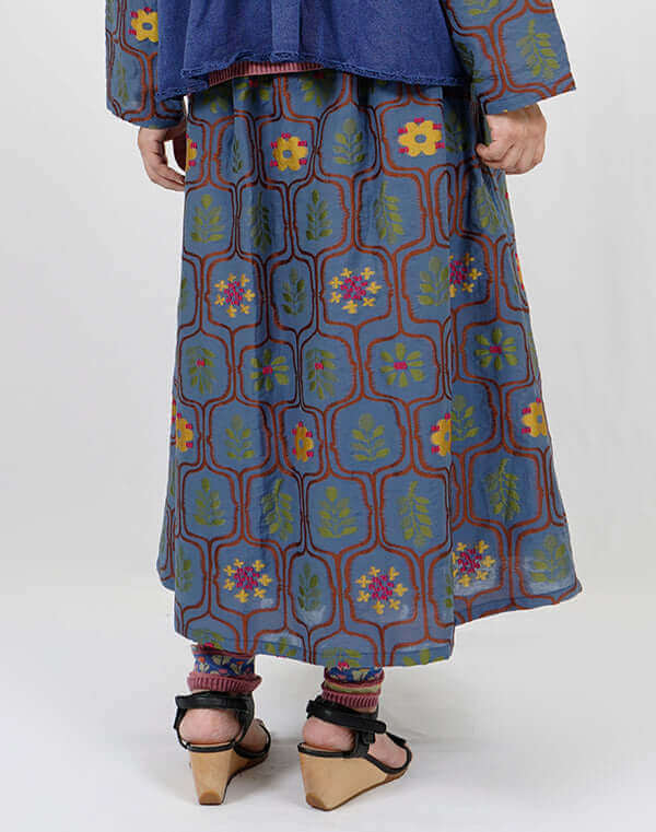 
                  
                    Load image into Gallery viewer, リーフ柄ジャカードフレアスカート / BEH01071WA
                  
                