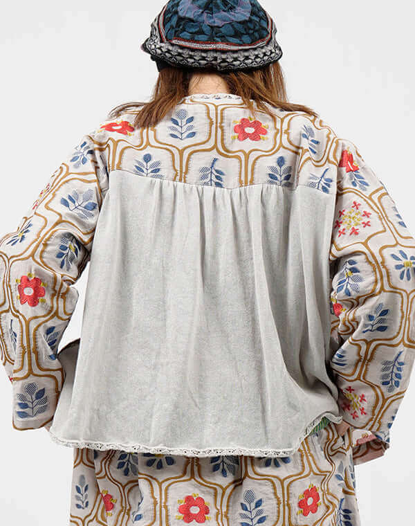 
                  
                    Load image into Gallery viewer, リーフ柄ジャカードブラウスジャケット / BEH01069WA
                  
                