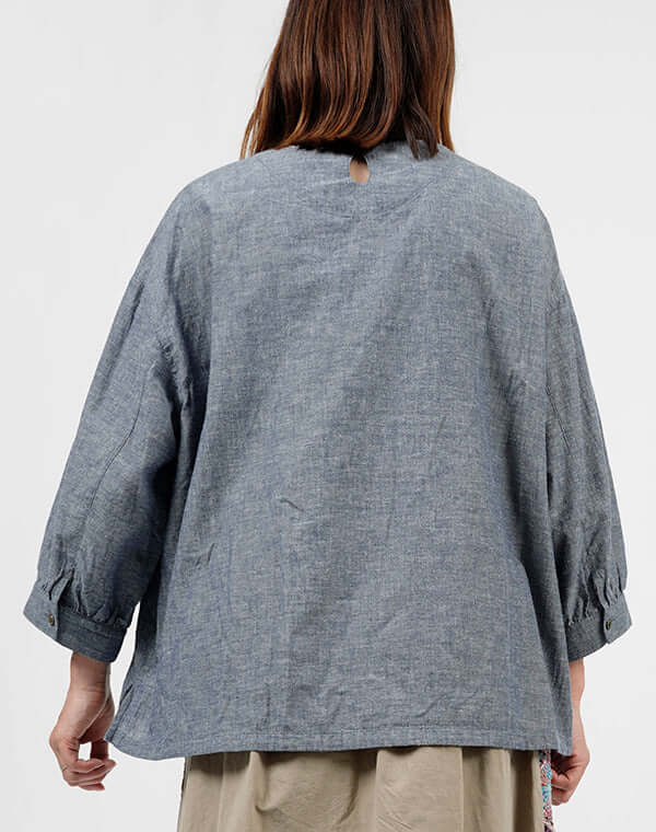 
                  
                    Load image into Gallery viewer, 綿麻シャンブレー刺繍ブラウス / BEH01091WA
                  
                