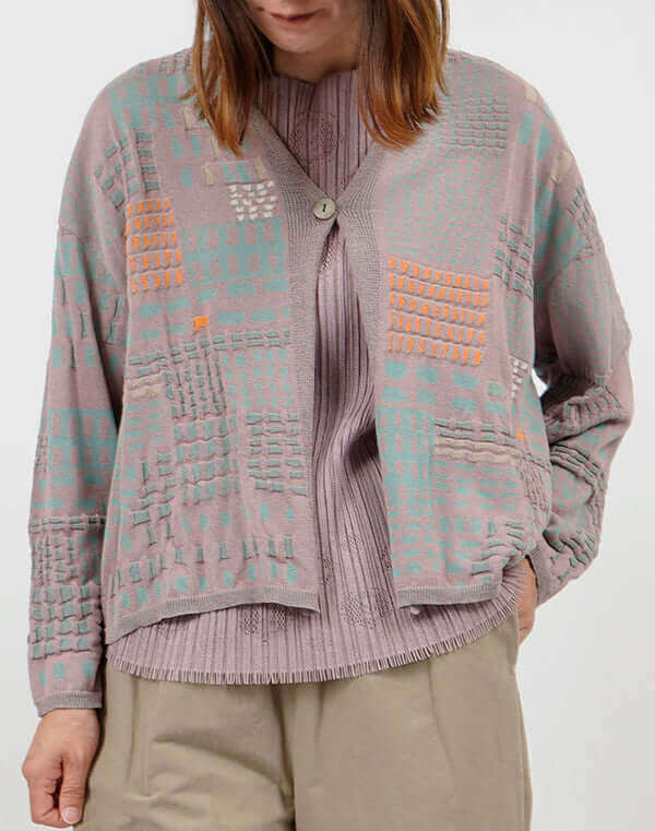 
                  
                    Load image into Gallery viewer, ステッチインターシャカーディガン / BEH01024WA
                  
                