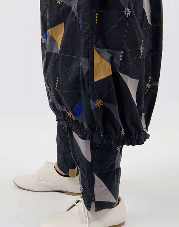 
                  
                    Load image into Gallery viewer, ハイカウントタイル柄テーパードパンツ / BEH01082WA
                  
                