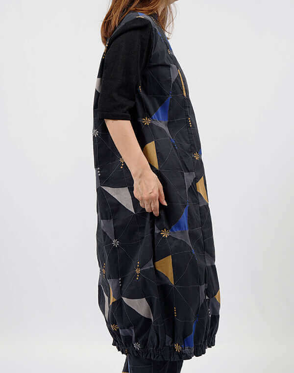 
                  
                    Load image into Gallery viewer, ハイカウントタイル柄ワンピース / BEH01079WA
                  
                