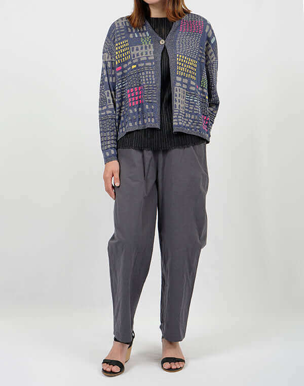 
                  
                    Load image into Gallery viewer, ステッチインターシャカーディガン / BEH01024WA
                  
                