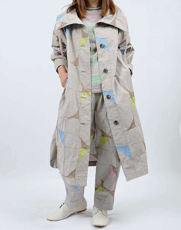 ハイカウントタイル柄ロングコート / BEH01081WA