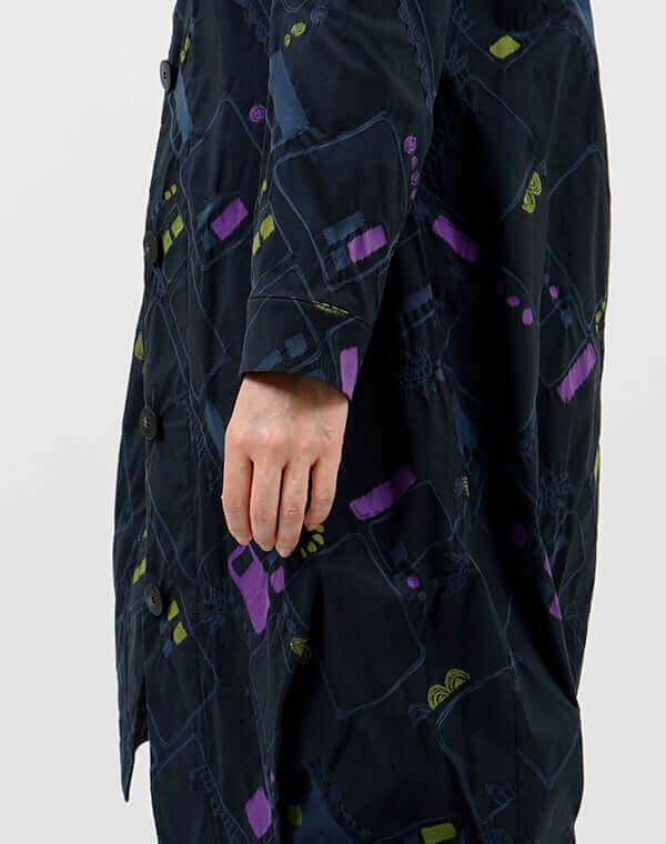 
                  
                    Load image into Gallery viewer, ガーデニング柄コクーンロングコート / BEH07048WA
                  
                