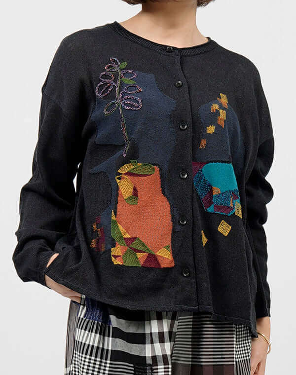 
                  
                    Load image into Gallery viewer, メシィカフェ柄刺繍入りカーディガン / BEH07010WA
                  
                