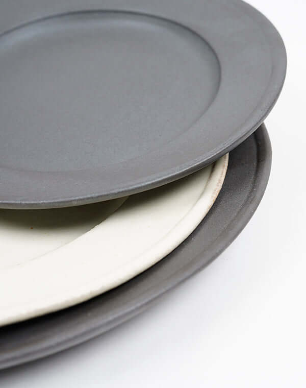 
                  
                    Load image into Gallery viewer, わかさま陶芸 サラダプレート ブロンズ / 904371223002
                  
                