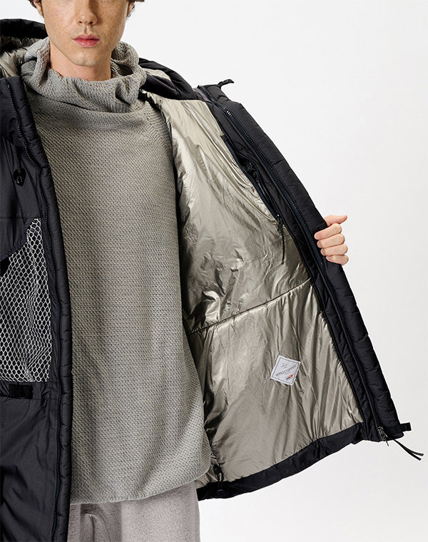 
                  
                    Load image into Gallery viewer, WINDSTOPPER Padded Composite Parka / 313409252001
                  
                