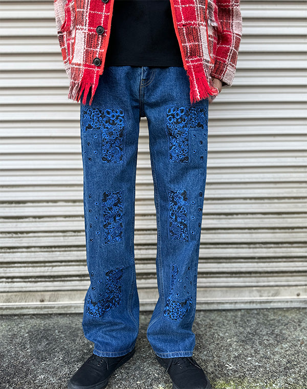 
                  
                    Load image into Gallery viewer, Bandana Embroidery Denim Pants / 315846252001
                  
                