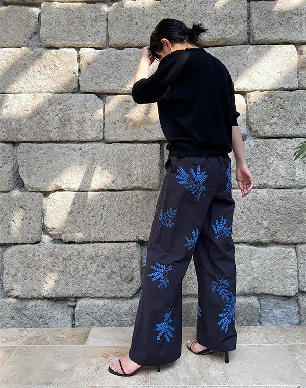 
                  
                    Load image into Gallery viewer, Cotton Linen Plants Embroidery Pants / 315237242001
                  
                