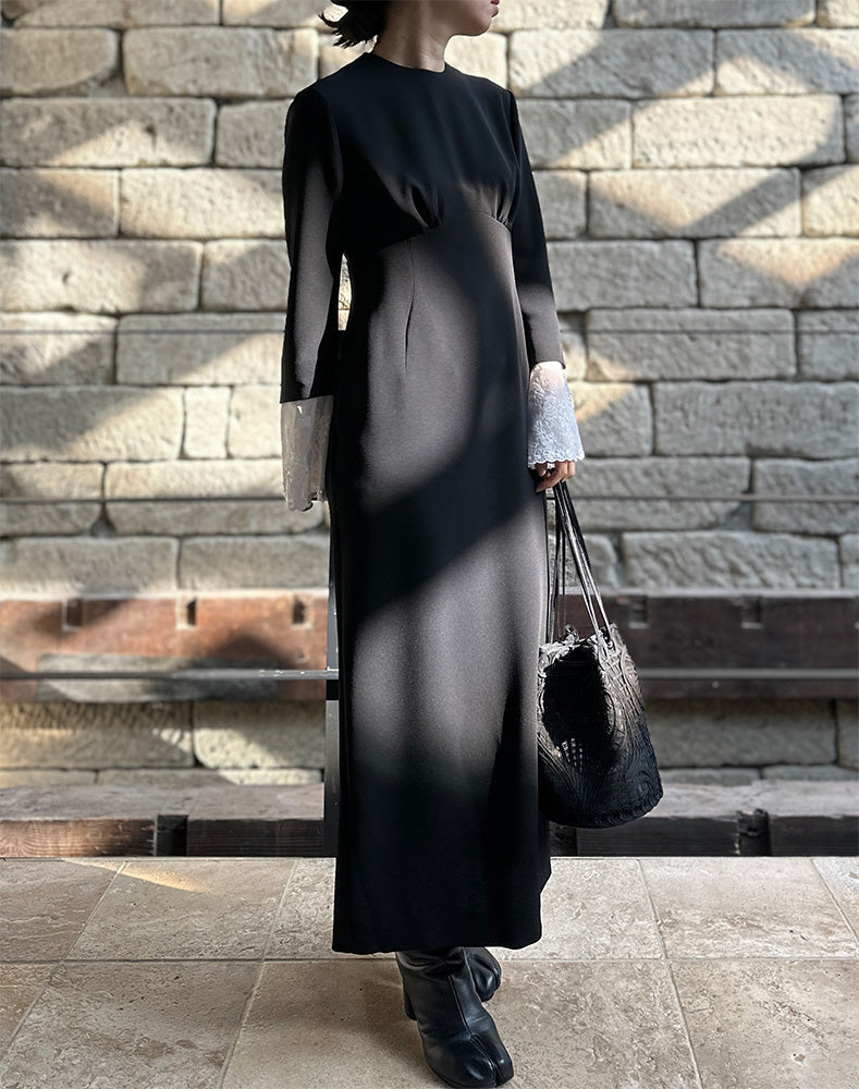 
                  
                    Load image into Gallery viewer, Triacetate Georgette Embroidered Cuffs I-Line Dress / 303165252006
                  
                