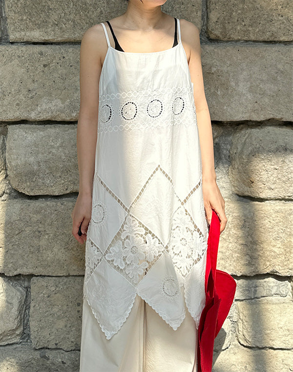 
                  
                    Load image into Gallery viewer, Sylvia-cami / 303817252002
                  
                