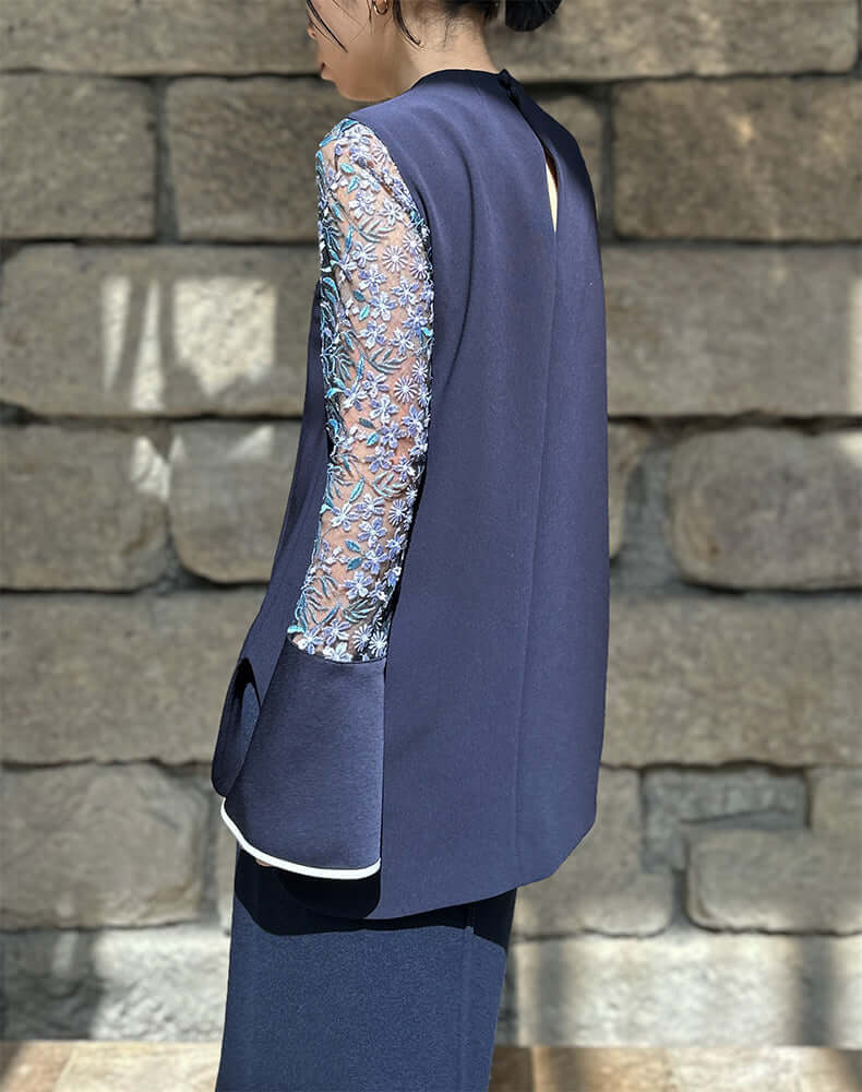 
                  
                    Load image into Gallery viewer, Floral Lace-Sleeve Classic Top / 301165251007
                  
                