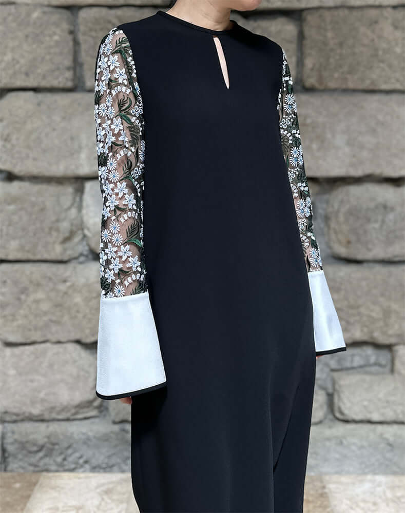 
                  
                    Load image into Gallery viewer, Floral Lace-Sleeve Classic Dress / 303165251005
                  
                