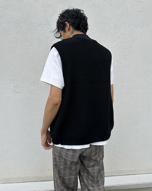 
                  
                    Load image into Gallery viewer, Men SIGNATURE DRIVERS VEST / 309335242001
                  
                