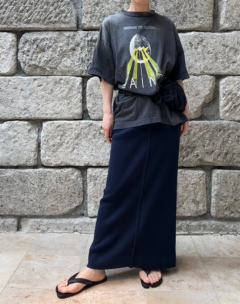 
                  
                    Load image into Gallery viewer, SM-HR8-0000-007/SS TEE/EGG/BLACK / 304231251002
                  
                