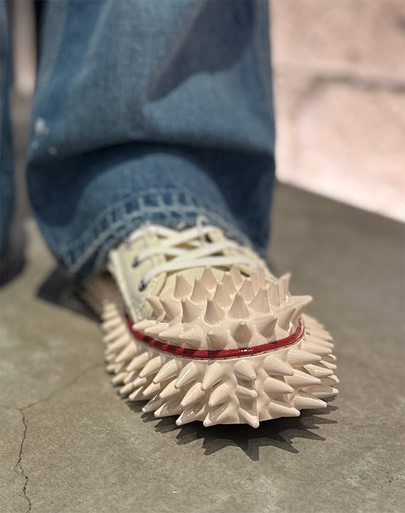 
                  
                    Load image into Gallery viewer, SPIKY CANVAS SNEAKER / 361175252001
                  
                