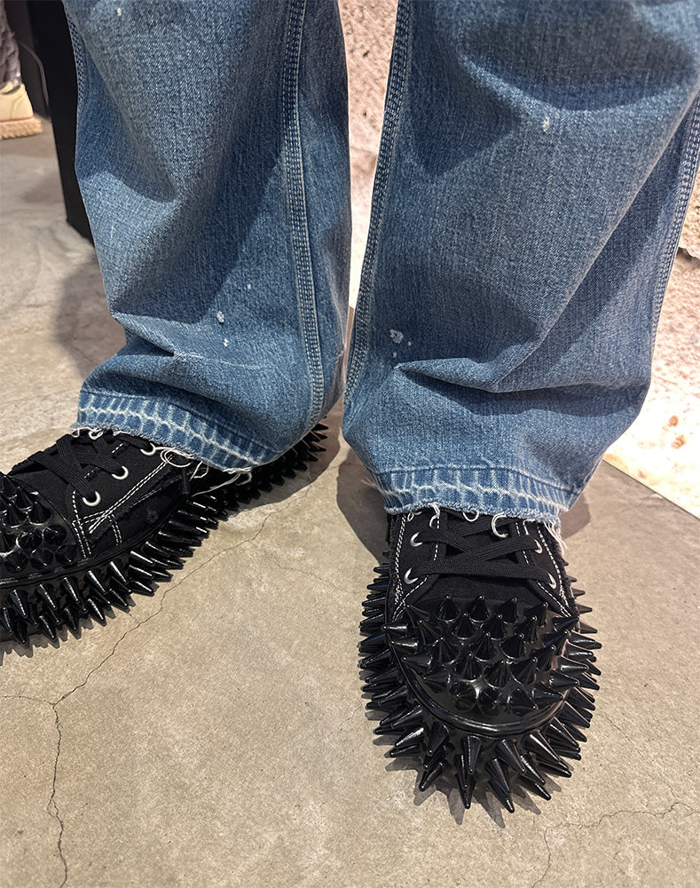 
                  
                    Load image into Gallery viewer, SPIKY CANVAS SNEAKER / 361175252001
                  
                