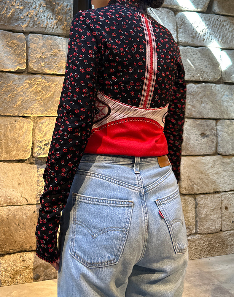 
                  
                    Load image into Gallery viewer, Floral Jacquard High Neck Knitted Top / 301165252001
                  
                