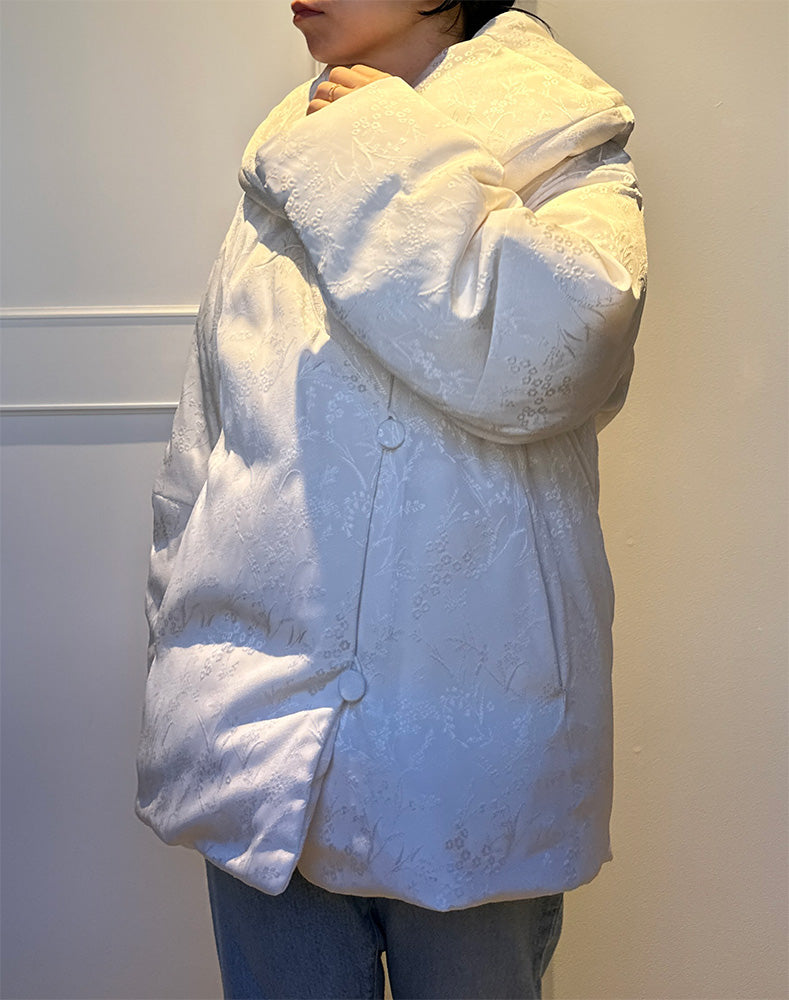 
                  
                    Load image into Gallery viewer, Floral Jacquard Rounded Down Jacket / 314165252001
                  
                