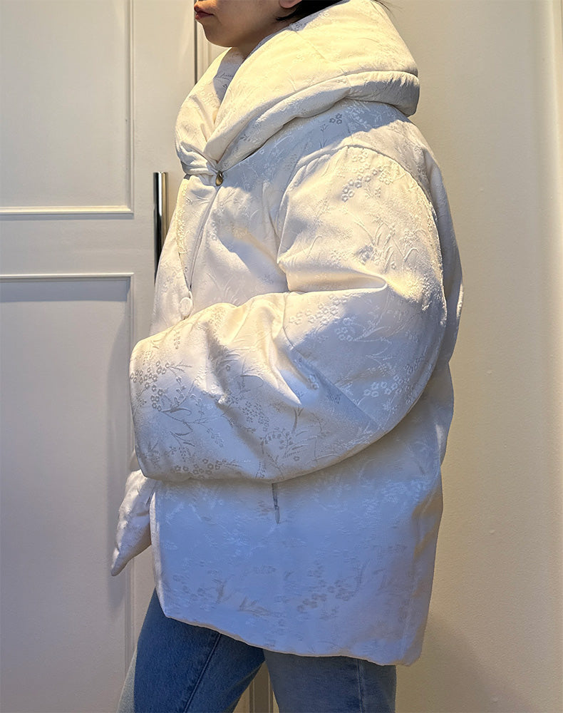 
                  
                    Load image into Gallery viewer, Floral Jacquard Rounded Down Jacket / 314165252001
                  
                