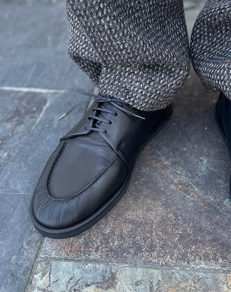 
                  
                    Load image into Gallery viewer, LEATHER LACE-UP SHOES / 361192252001
                  
                