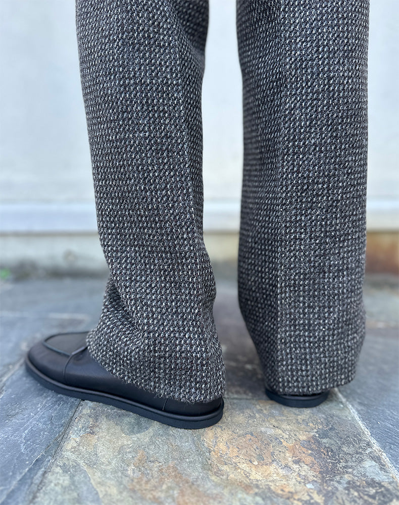 
                  
                    Load image into Gallery viewer, LEATHER LACE-UP SHOES / 361192252001
                  
                